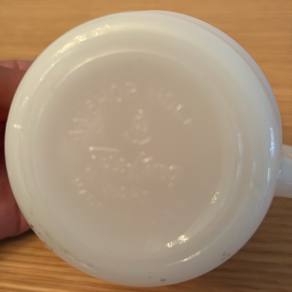 Vintage Anchor Hocking Fire King Milk Glass “Smiley Face” Stackable Mug - Picture 3 of 4